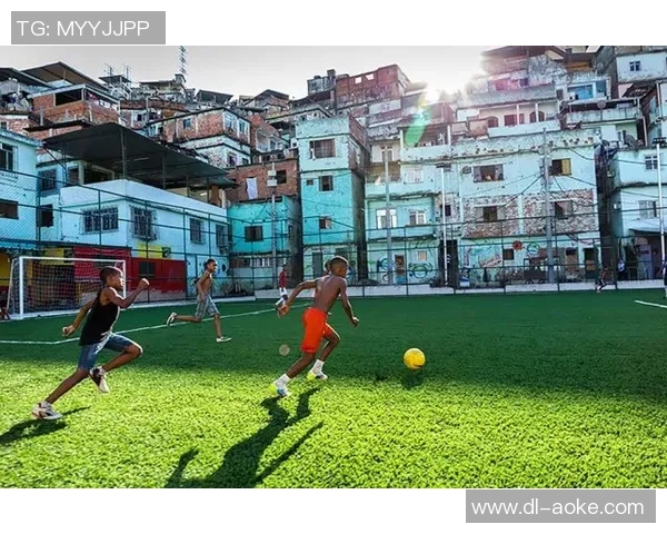 探索纯粹足球鞋的魅力与性能提升你的球场表现与自信